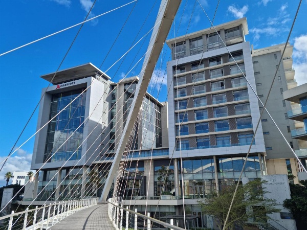 The Residences Crystal Towers image 2